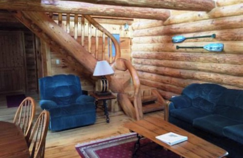 Drummond House | Papins Resort Cabin #7