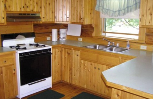 Drummond House | Papins Resort Cabin #8