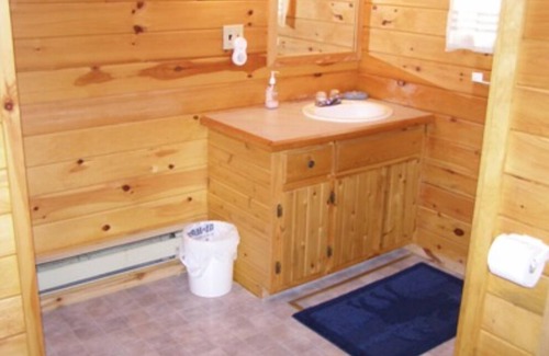 Drummond House | Papins Resort Cabin #9