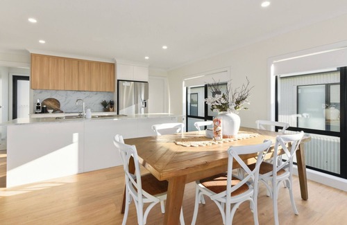 Bridport Villa | Par 4: 3 BR, 2 BA in Bridport, Sleeps 5