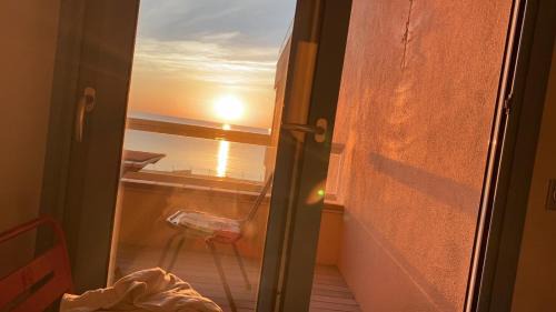 Pals Apartment | Paraíso Playa de Pals - reformado primera línea de mar con parking
