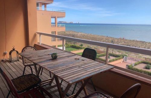Pals Apartment | Paraíso Playa de Pals - reformado primera línea de mar con parking