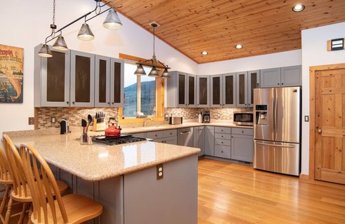 Emigrant House | Paradise 101 | 4 Bed, 3 Bath