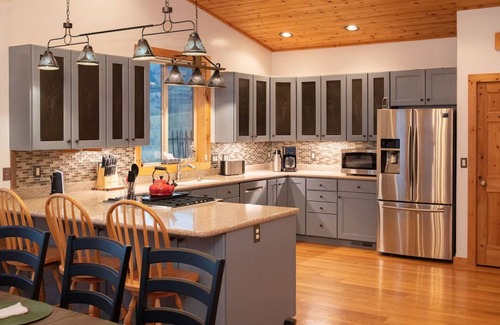 Emigrant House | Paradise 101 | 4 Bed, 3 Bath
