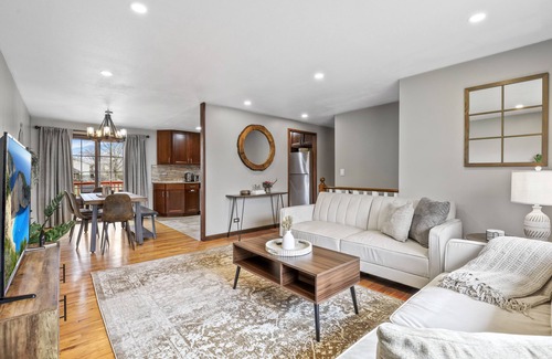 Wasco House | Paradise 4BR’s w/Pool & Games
