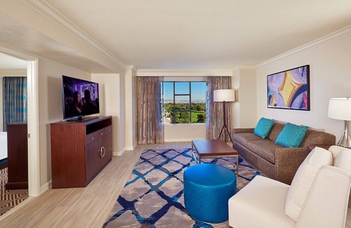 Las Vegas Hotel | Paradise, a Hilton Grand Vacations Club near the Las Vegas Convention Center