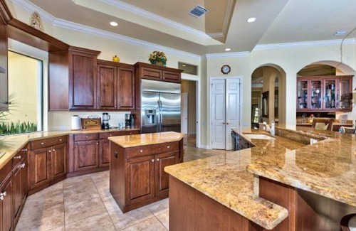 Twin Eagles House | Paradise awaits you for your and your fur babies!