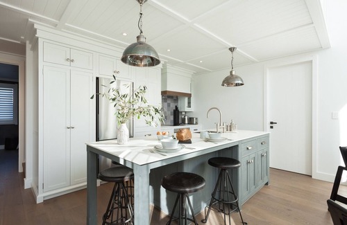 Papamoa Beach House | Paradise Beach 3 Bedroom Luxury Barn Accommodation
