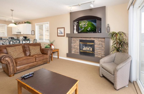 Lethbridge Condo | Paradise Canyon Golf Resort - Luxury Condo U401