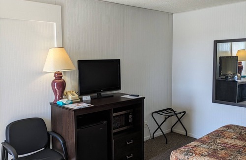 Red Lake Falls Hotel | Paradise Falls Motel & Liquor LLC