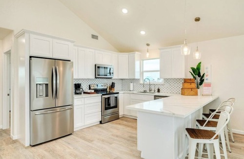 Surfside Beach House | Paradise Found - Great Location - Family Friendly