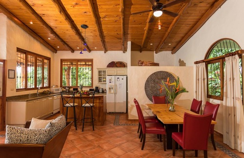 Manuel Antonio House | Paradise found! Tropical getaway with ocean, jungle and sunset views.