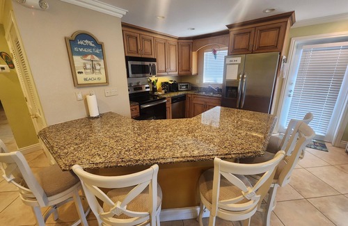 Key Colony Beach House | Paradise Found! Amazing 2/2 half duplex in KCB with Cabana Club & dockage