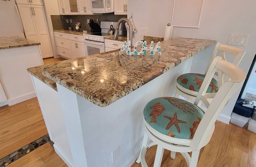 Bradenton House | Paradise Found w/Heated Pool, patio, + Bbq & min. to beach.