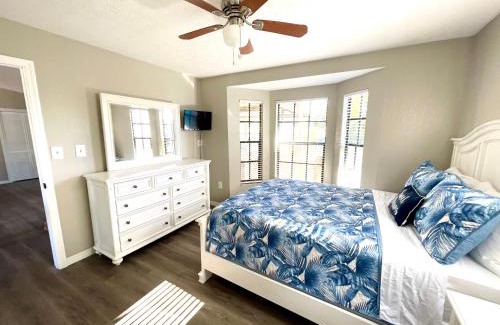 Spring Hill House | Paradise! GolfCartRental/Paddleboat/Kayak/Fish/Swim