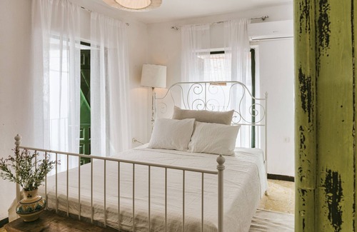 Canillas de Aceituno Bed & Breakfast | "Paradise in Andalusia at Encanto Guesthouse"