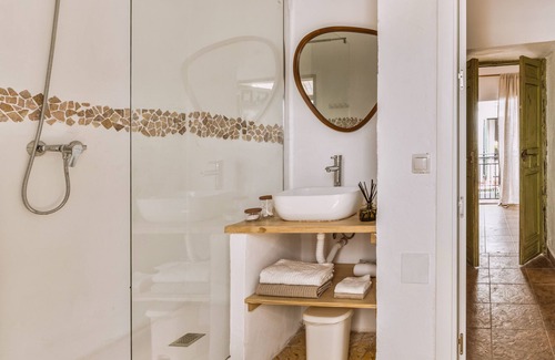 Canillas de Aceituno Bed & Breakfast | "Paradise in Andalusia at Encanto Guesthouse"