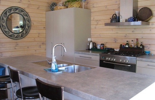 Cooks Beach Cottage | Paradise in Flaxmill Bay - Flaxmill Bay Home