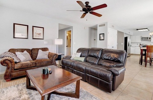 Peoria House | Paradise in Peoria - Families|Pool|Spacious