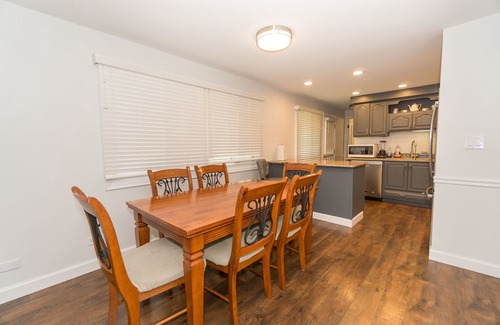 Fox Valley House | Paradise in Schaumburg