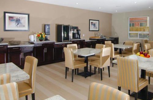 Redwater Hotel | Paradise Inn and Suites Redwater