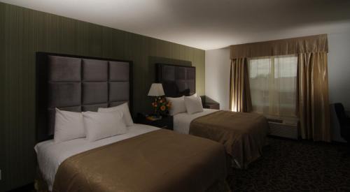 Redwater Hotel | Paradise Inn and Suites Redwater