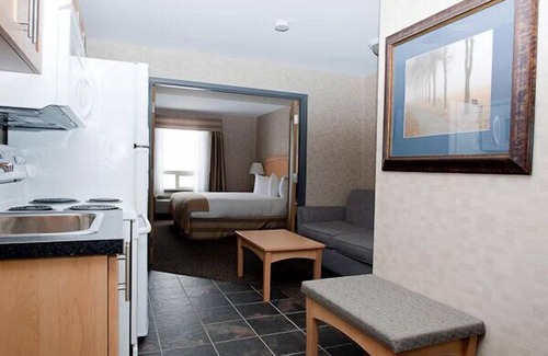 Valleyview Hotel | Paradise Inn & Suites Valleyview