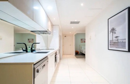 Surfers Paradise Condo | Paradise Island 2bd Penthouse Spa/Surfers Paradise