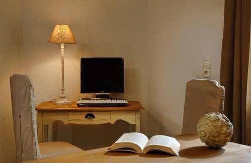 Agkisaras Hotel | Paradise Island Villas