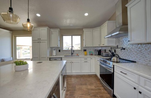 Mohawk HOA House | Paradise Lake- Arrowhead Lakes Luxury Homestay