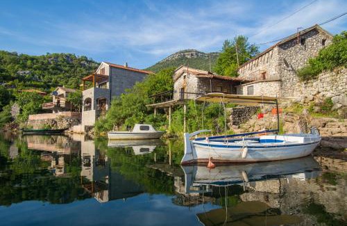 Karuc House | "Paradise Lake House" at National Park Skadar Lake
