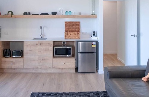 Seventeen Seventy Apartment | Paradise Lights 1770 (a)