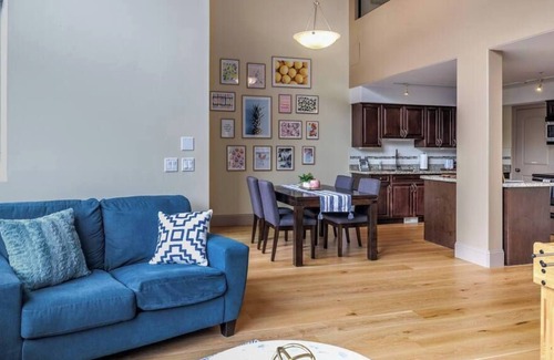 Okanagan-Similkameen Apartment | Paradise Lofts (THE MIAMI) - DT Front St - 1 block to beach