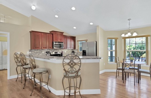 Sebastian Highlands House | 🍹🌞 Paradise Oasis! Beautiful Heated Pool, Pet Friendly, Wi-Fi, Near Beaches!