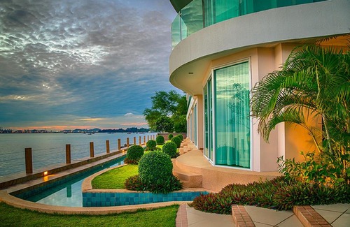Bang Lamung Apartment | Paradise Ocean View Beach Front Condominium In Pattaya