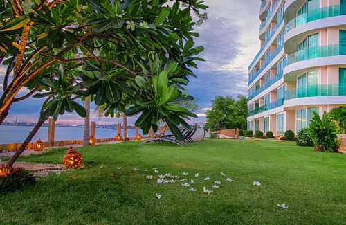 Bang Lamung Apartment | Paradise Ocean View Beach Front Condominium In Pattaya