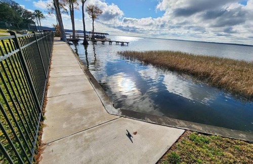 Leesburg Apartment | Paradise on Lake Harris Apt #102