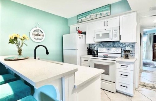 Placida Condo | Paradise on LGI! Golf Cart, Pool & Private Beach along with free parking & ferry