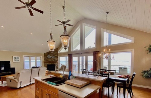Bobcaygeon Cottage | Paradise on Pigeon Lake
