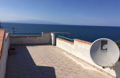 Costa Saracena-Castelluccio House | Paradise on the cliff
