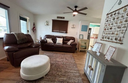 Largo House | Paradise Place, Pets/Ms. Pac Man