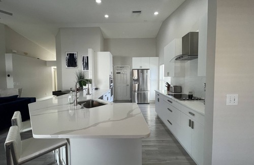 Peridia Country Club House | Paradise Pool home 3 near IMG Academy & Siesta Key Beach