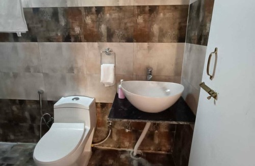 Nainital Hotel | Paradise Pool Resort