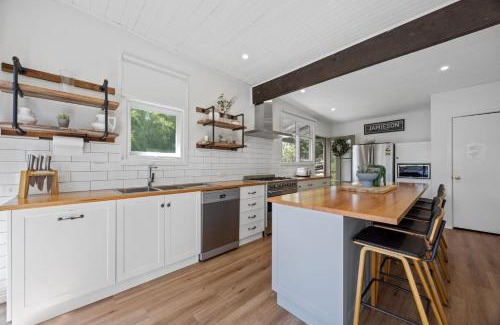Jamieson House | Paradise Retreat Lakehouse - Jamieson - Sleeps 10