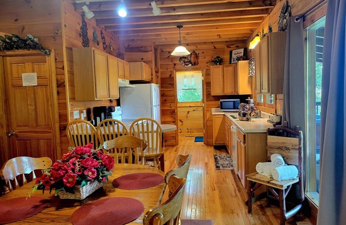 Pigeon Forge Cabin | Paradise Ridge Log Cabin. Spectacular Mountain and City View of Pigeon Forge