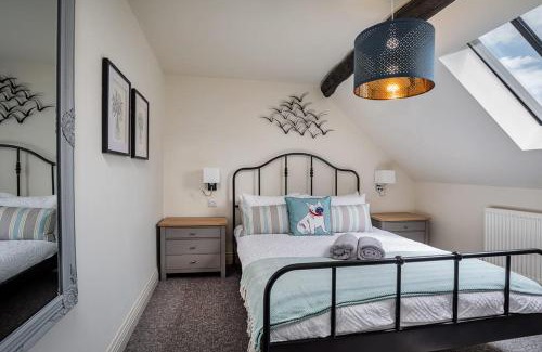 Sheffield City Centre Apartment | Paradise Square - Remodelled 18th Century Apartme