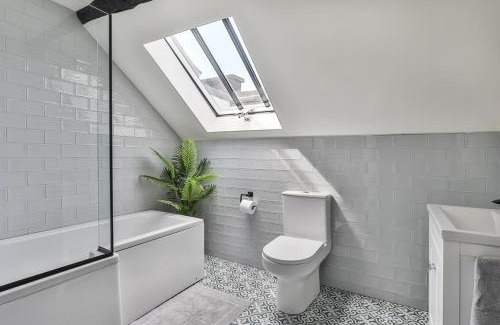 Sheffield City Centre Apartment | Paradise Square - Remodelled 18th Century Apartme