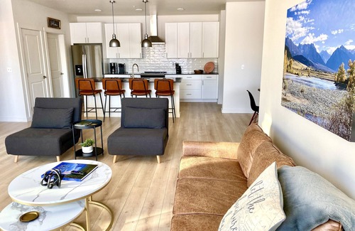 Livingston Condo | Paradise Valley View Getaway