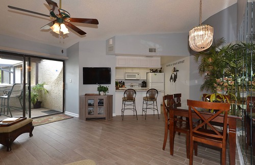 Palm Harbor Condo | "Paradise" Waterfront Condo with 19' Boat