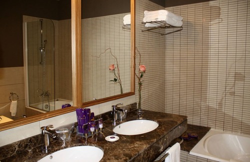 Les Masies de Roda Hotel | Parador De Vic Sau